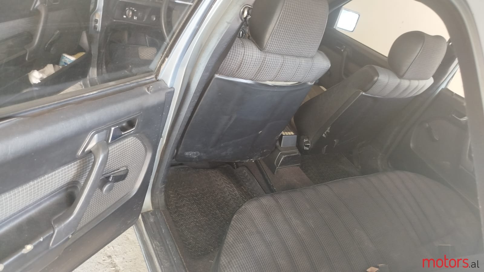 1988' Mercedes-Benz 190 photo #3