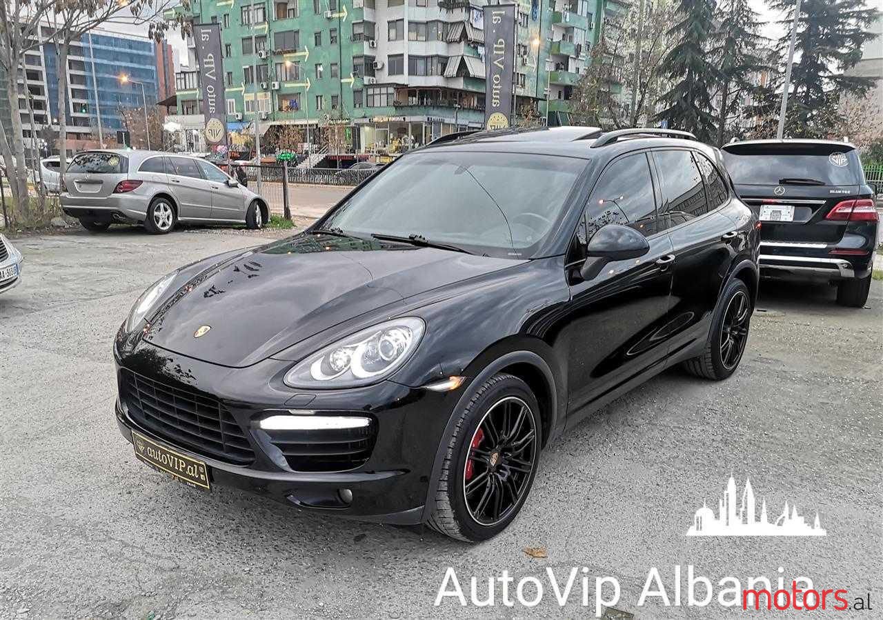 2011' Porsche Cayenne photo #1