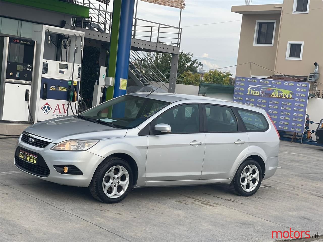 2011' Ford Focus photo #2