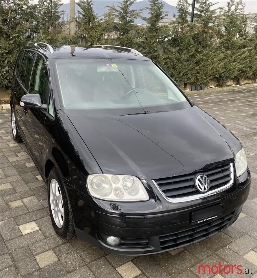 2006' Volkswagen Touran photo #3