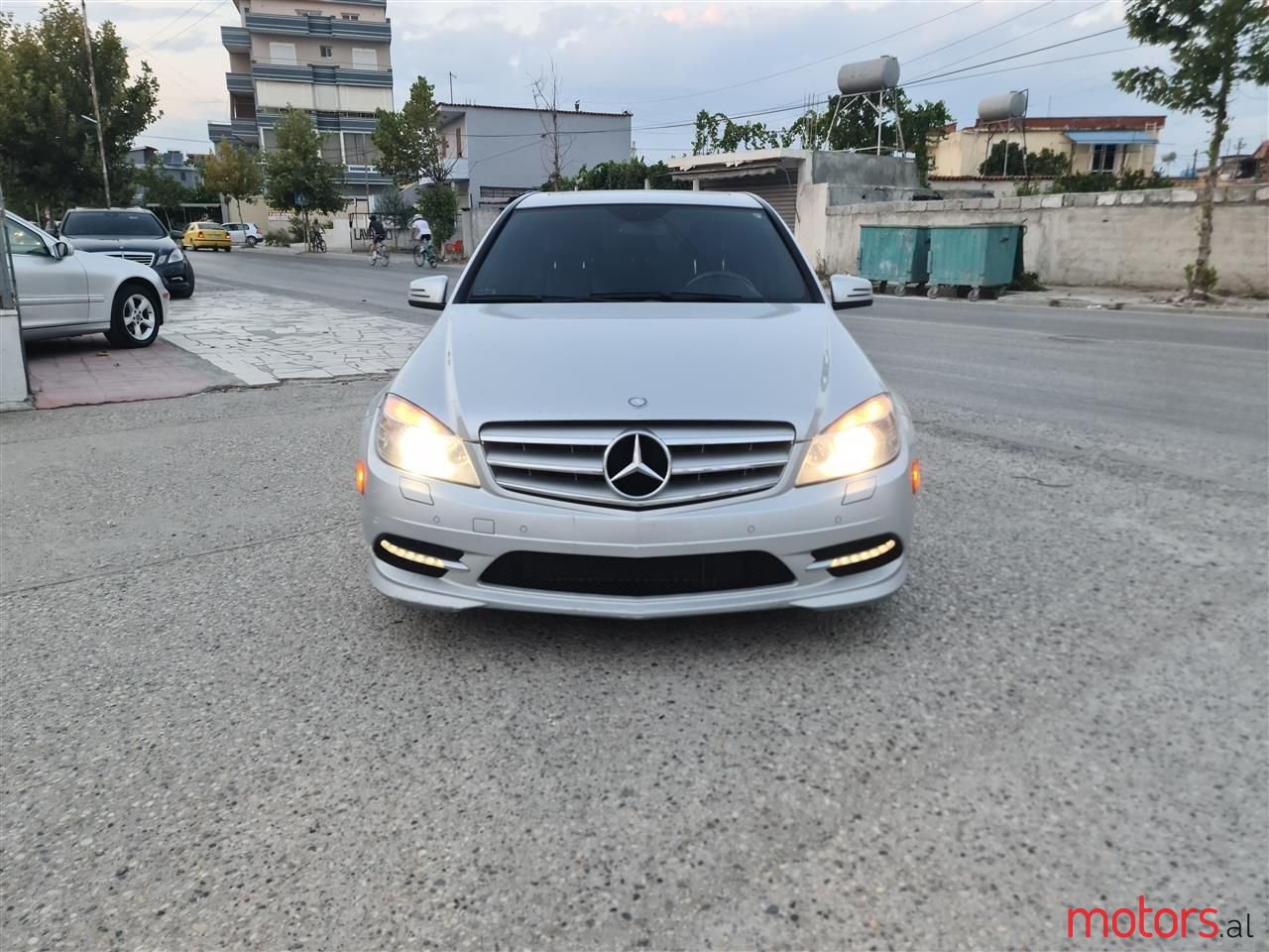2011' Mercedes-Benz C 300 photo #1