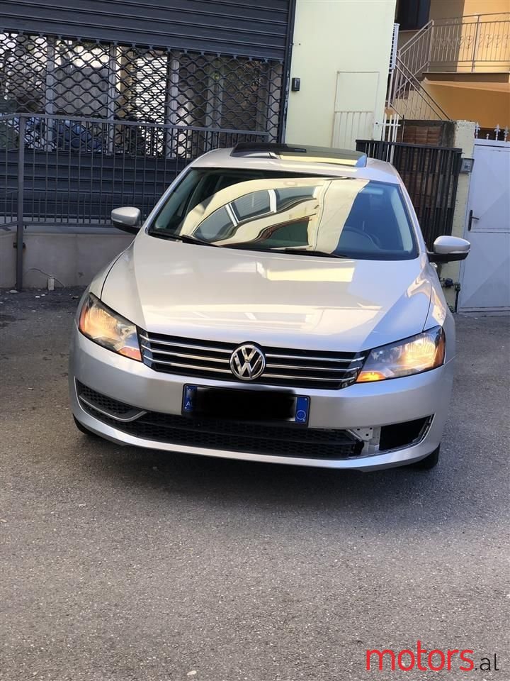 2013' Volkswagen Passat photo #4