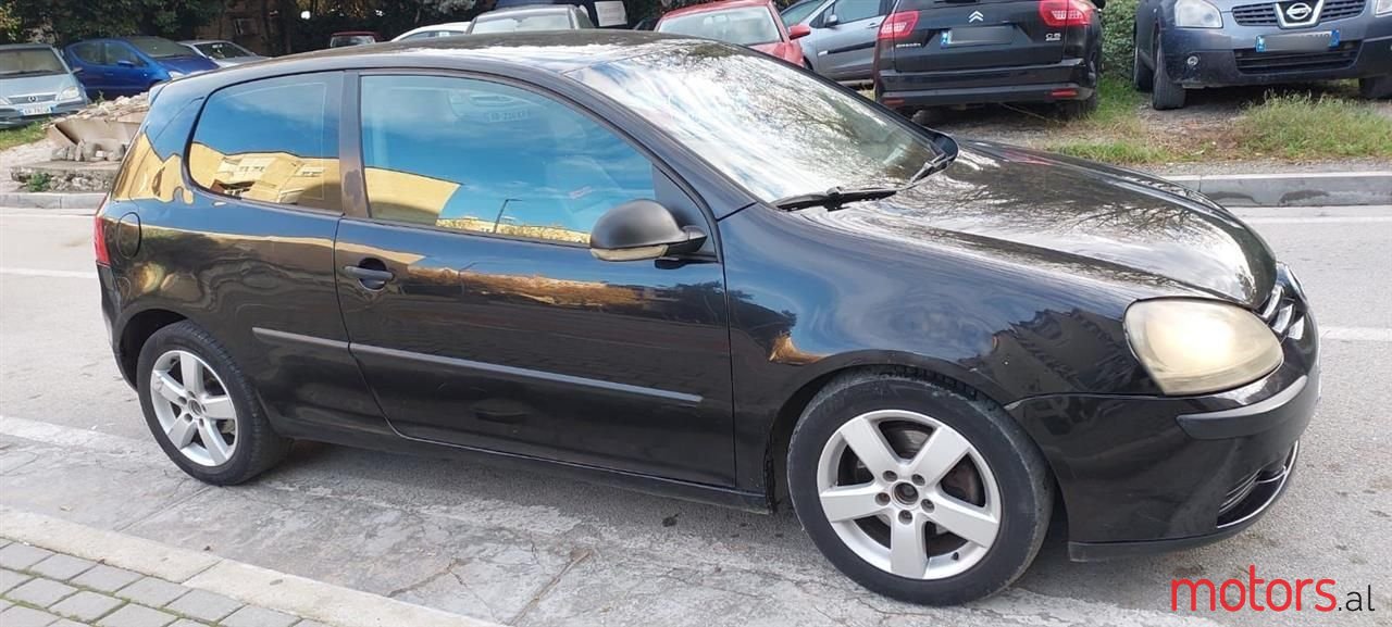 2005' Volkswagen Golf photo #3