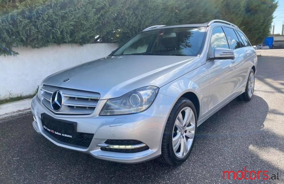 2013' Mercedes-Benz C 250 photo #1