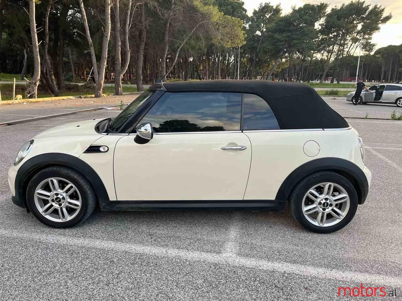 2014' MINI Cooper photo #4