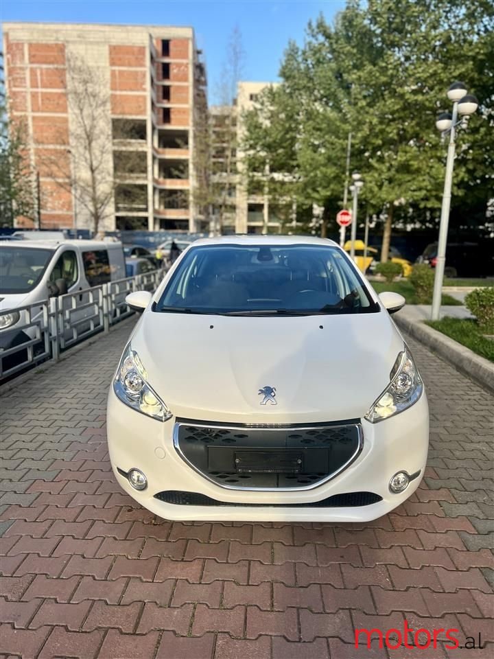 2012' Peugeot 208 photo #5