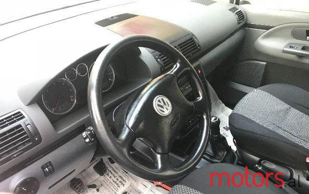 2009' Volkswagen Sharan photo #1