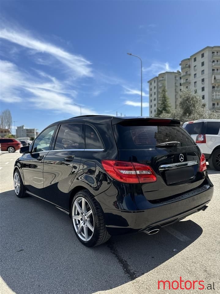 2013' Mercedes-Benz B 250 photo #6