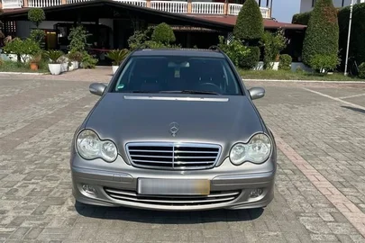 2005' Mercedes-Benz C 220