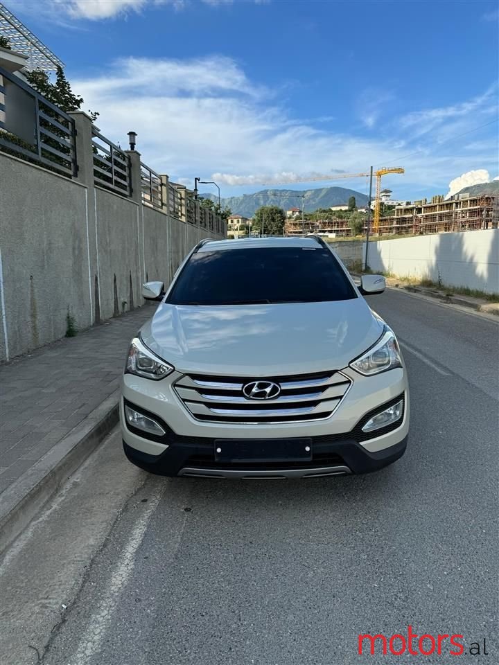 2013' Hyundai Santa Fe photo #4