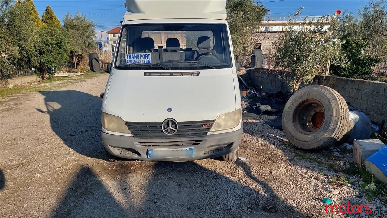 2001' Mercedes-Benz 270 photo #2