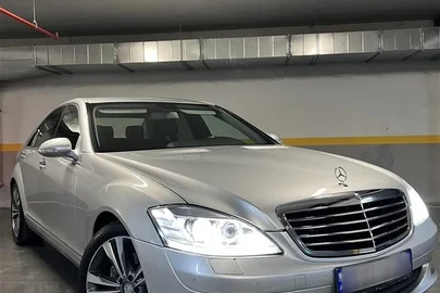 2009' Mercedes-Benz 320