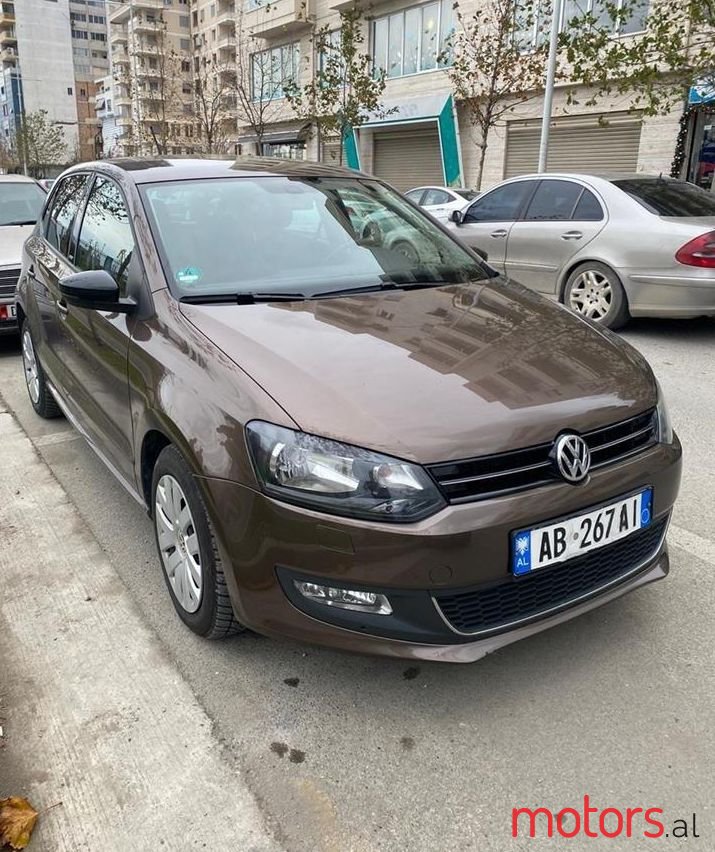 2011' Volkswagen Polo photo #1