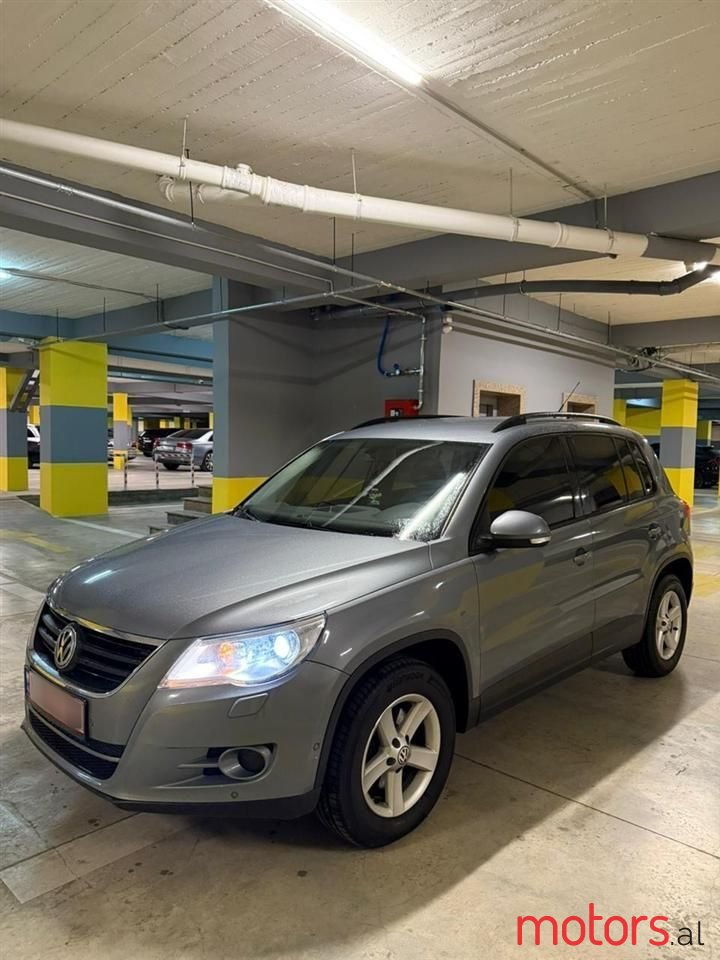 2009' Volkswagen Tiguan photo #1