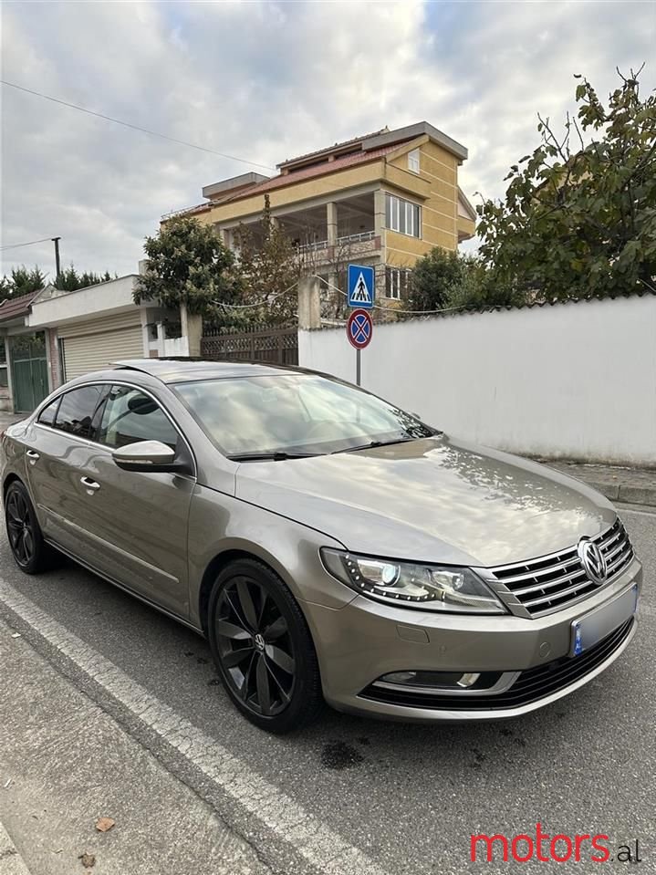 2013' Volkswagen Passat photo #1