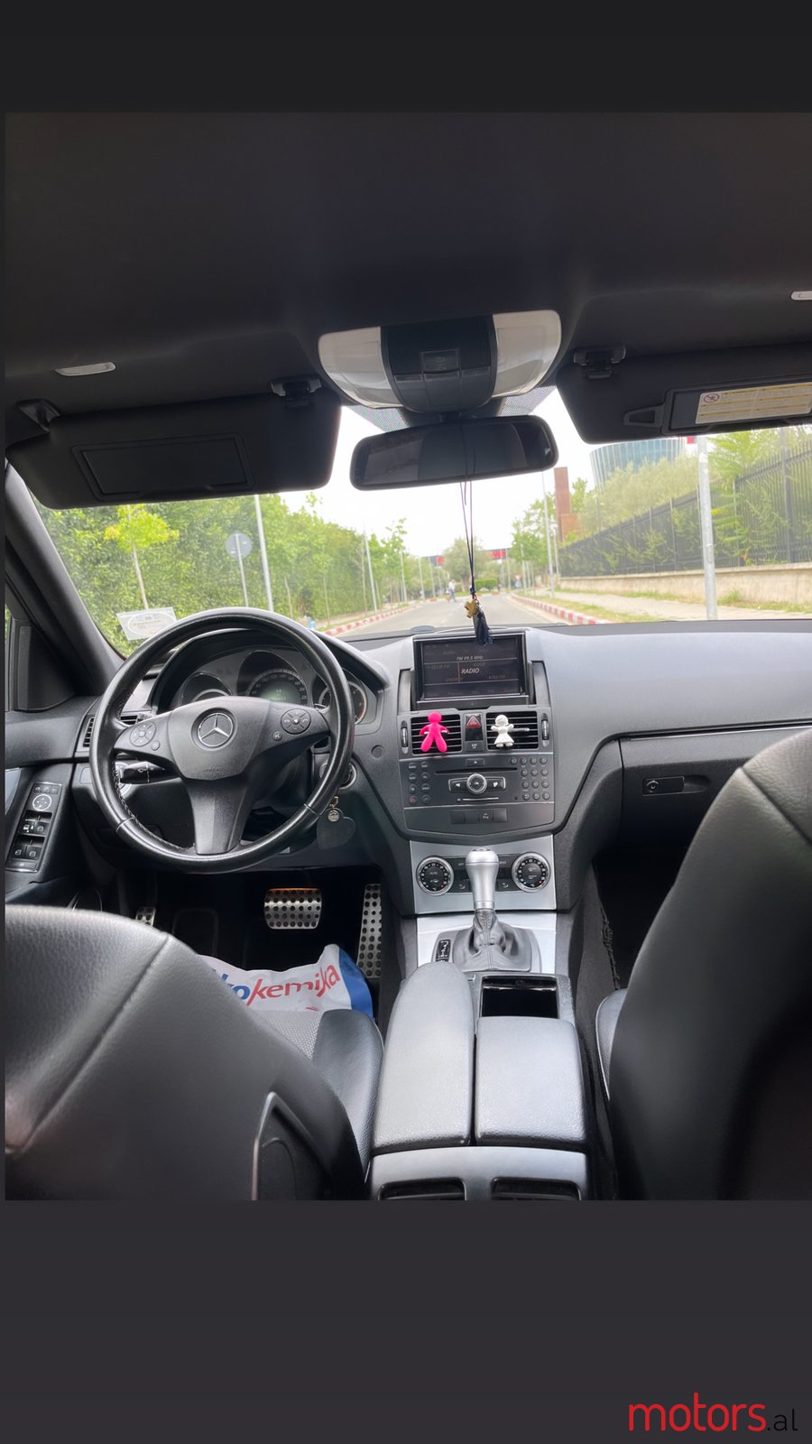 2008' Mercedes-Benz 320 photo #1