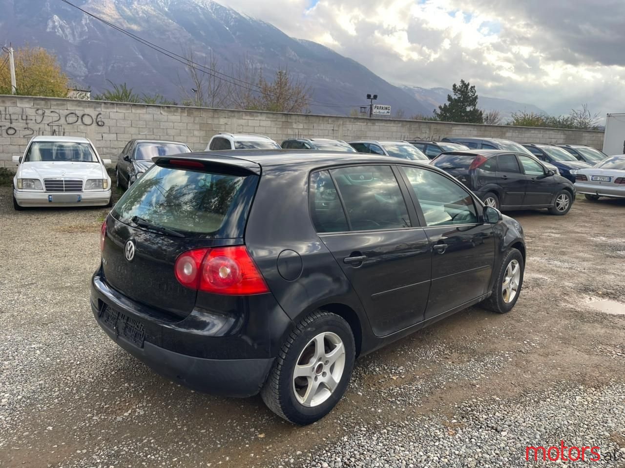 2005' Volkswagen Golf photo #4