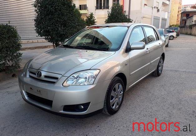 2005' Toyota Corolla photo #1