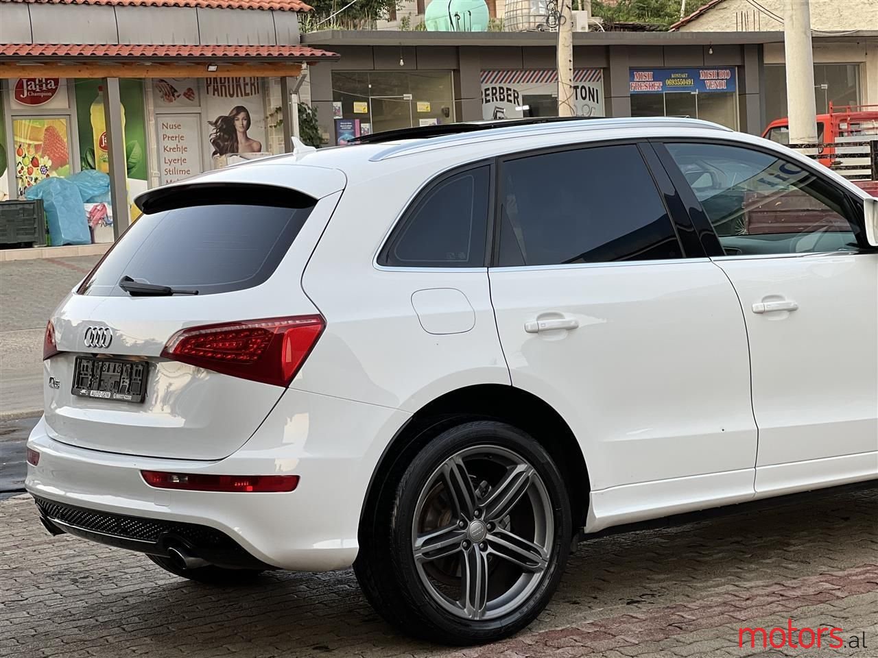 2011' Audi Q5 photo #5