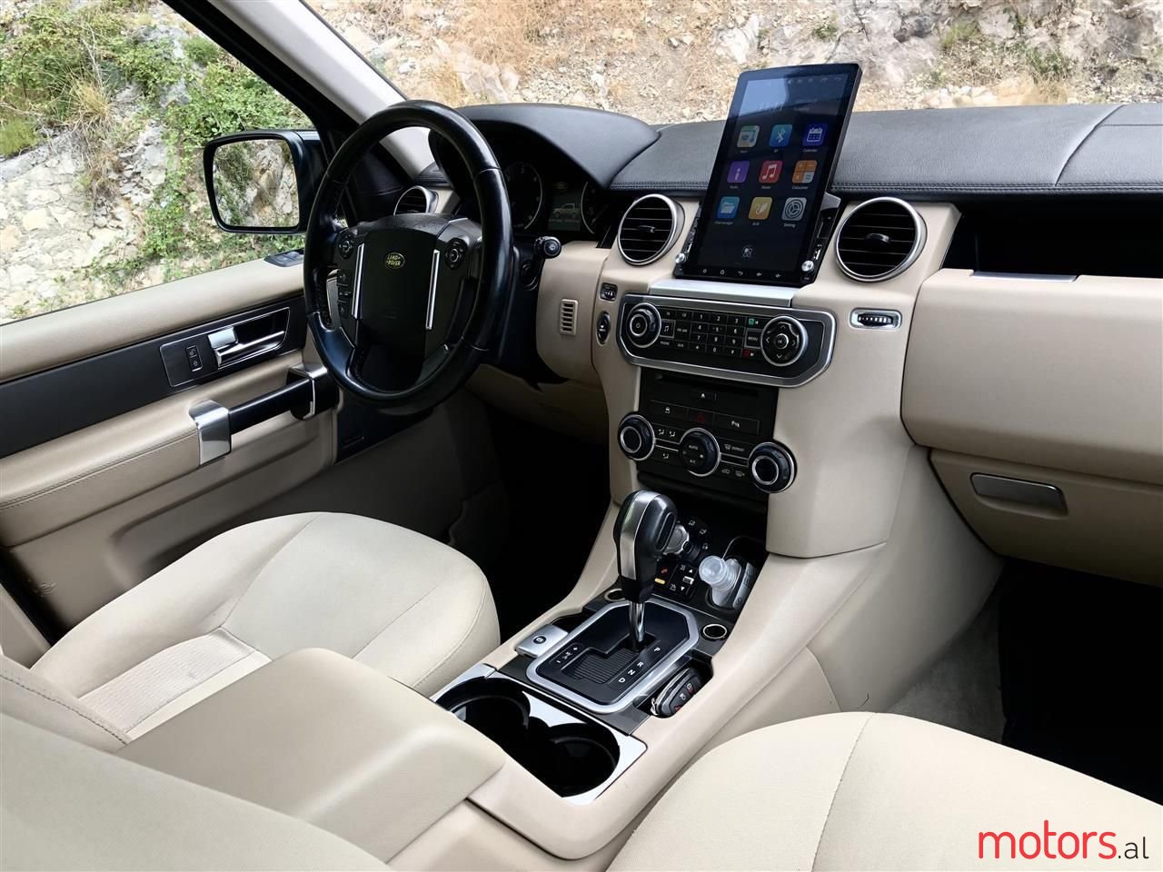 2010' Land Rover Discovery photo #4