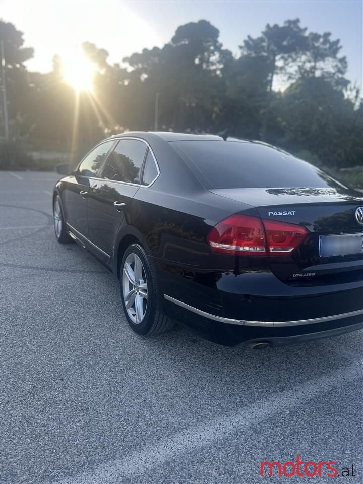 2013' Volkswagen Passat photo #5