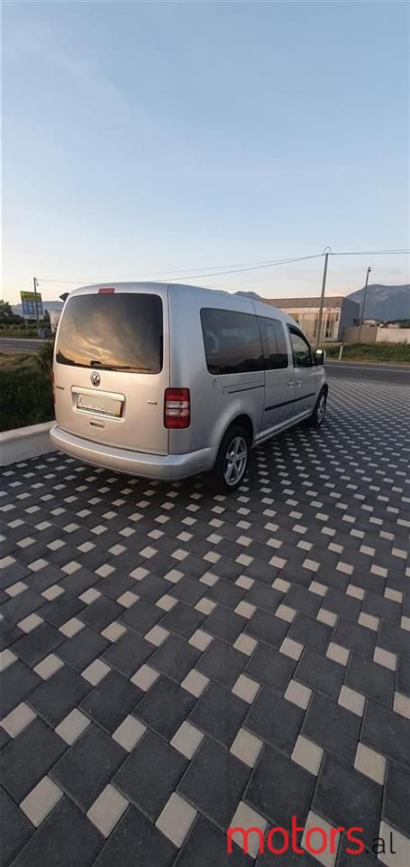 2011' Volkswagen Caddy photo #6