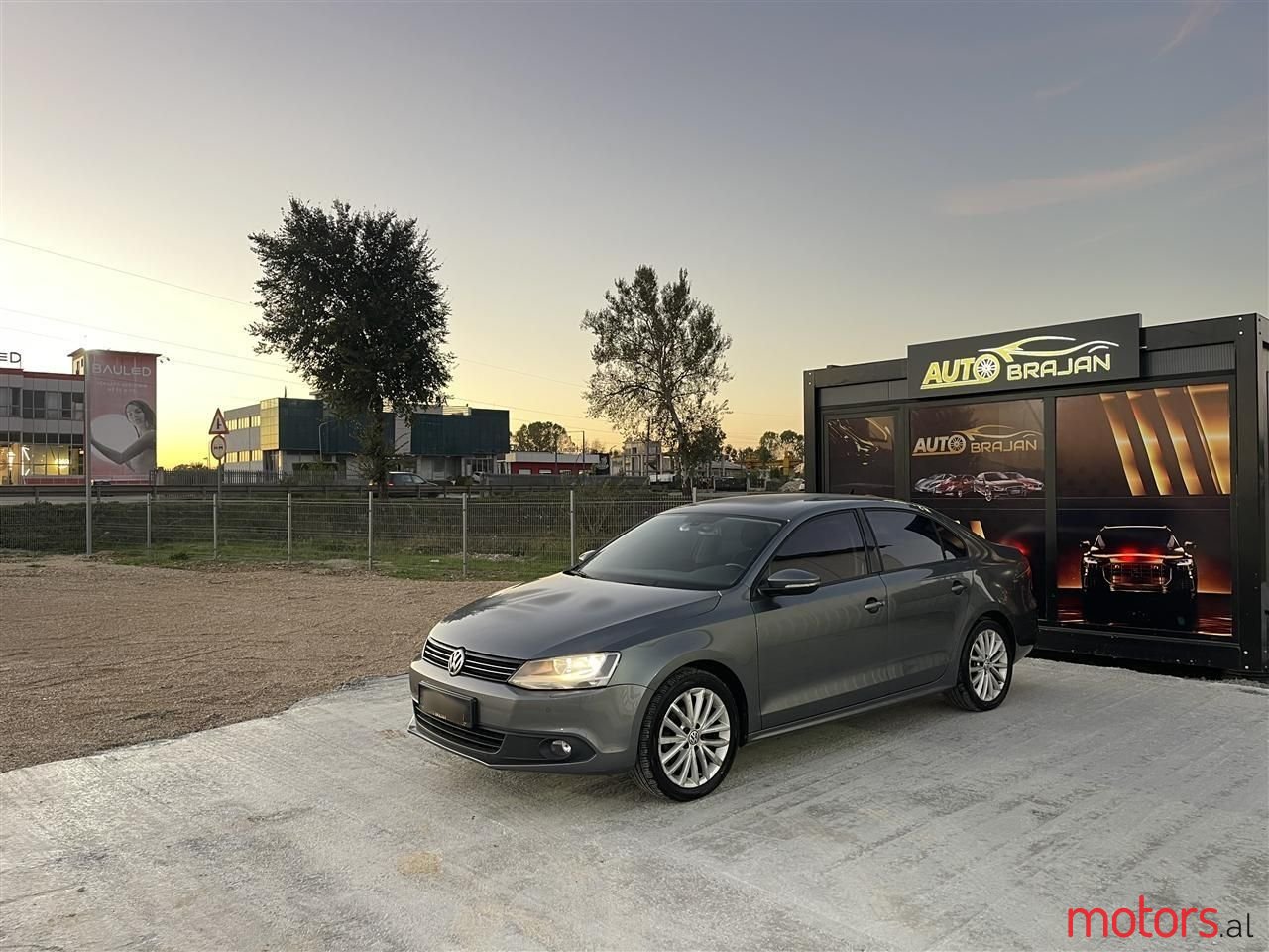 2012' Volkswagen Jetta photo #1