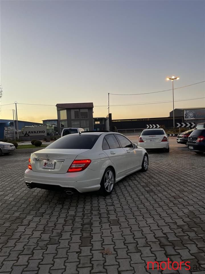 2012' Mercedes-Benz C 300 photo #5