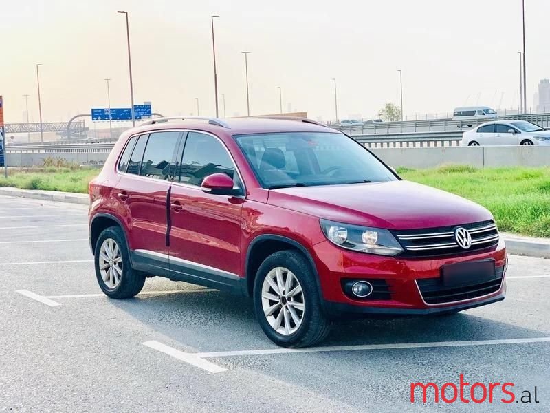 2015' Volkswagen Tiguan photo #4
