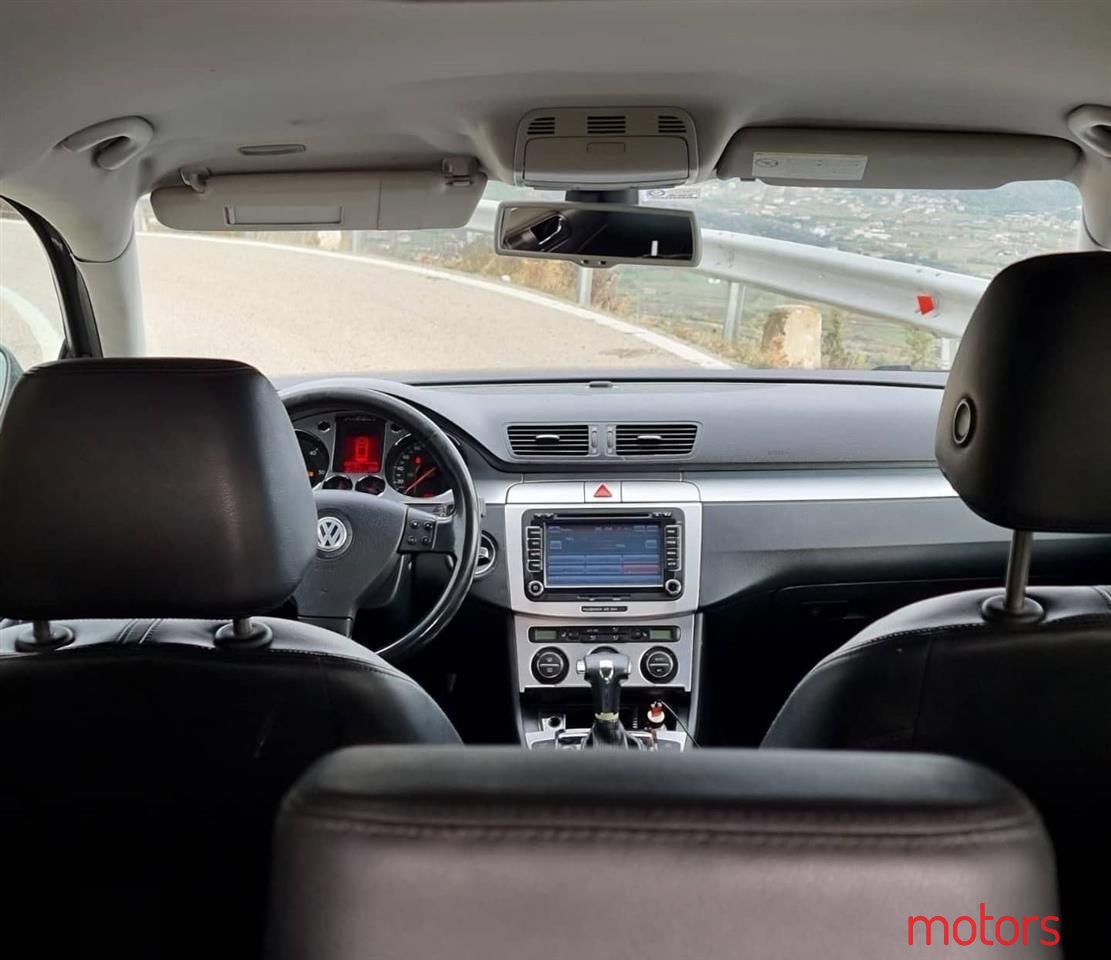 2008' Volkswagen Passat photo #4