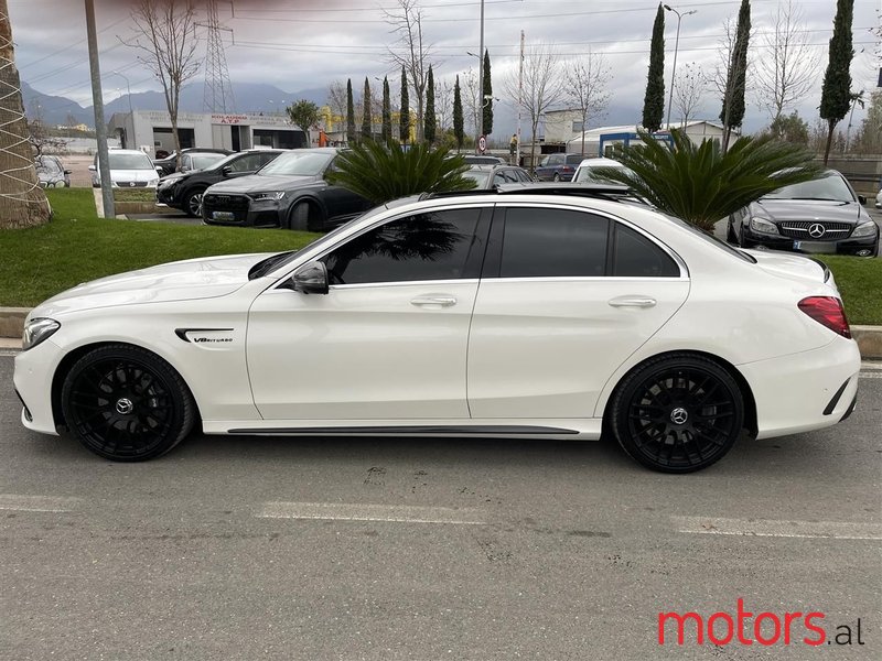 2015' Mercedes-Benz C 63 AMG photo #2