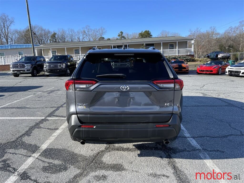 2019' Toyota RAV4 LE FWD photo #2