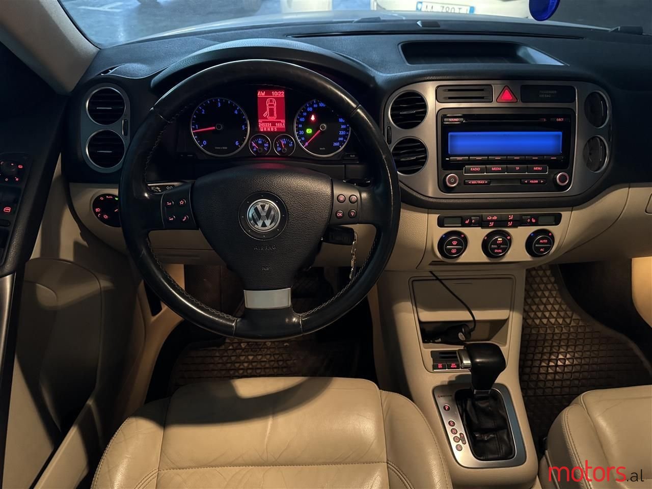 2008' Volkswagen Tiguan photo #5