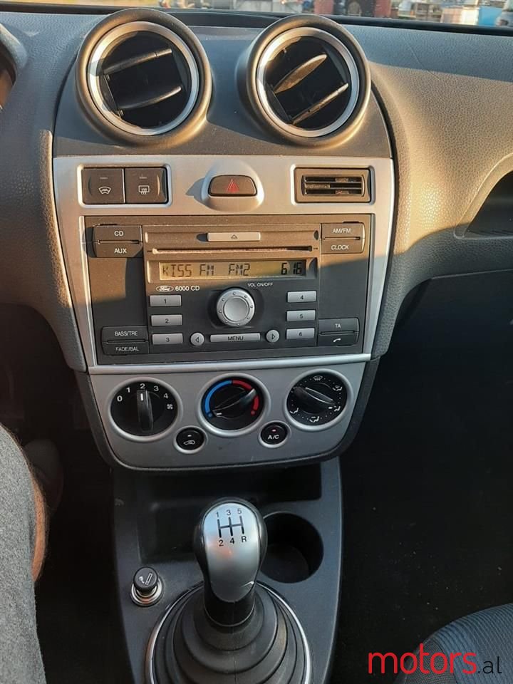 2008' Ford Fiesta photo #2