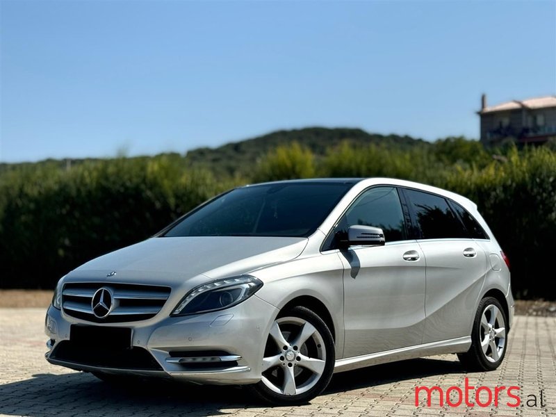 2013' Mercedes-Benz B 200 photo #1