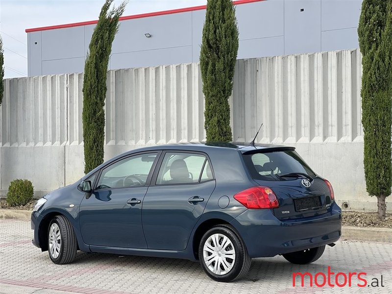 2008' Toyota Auris photo #3