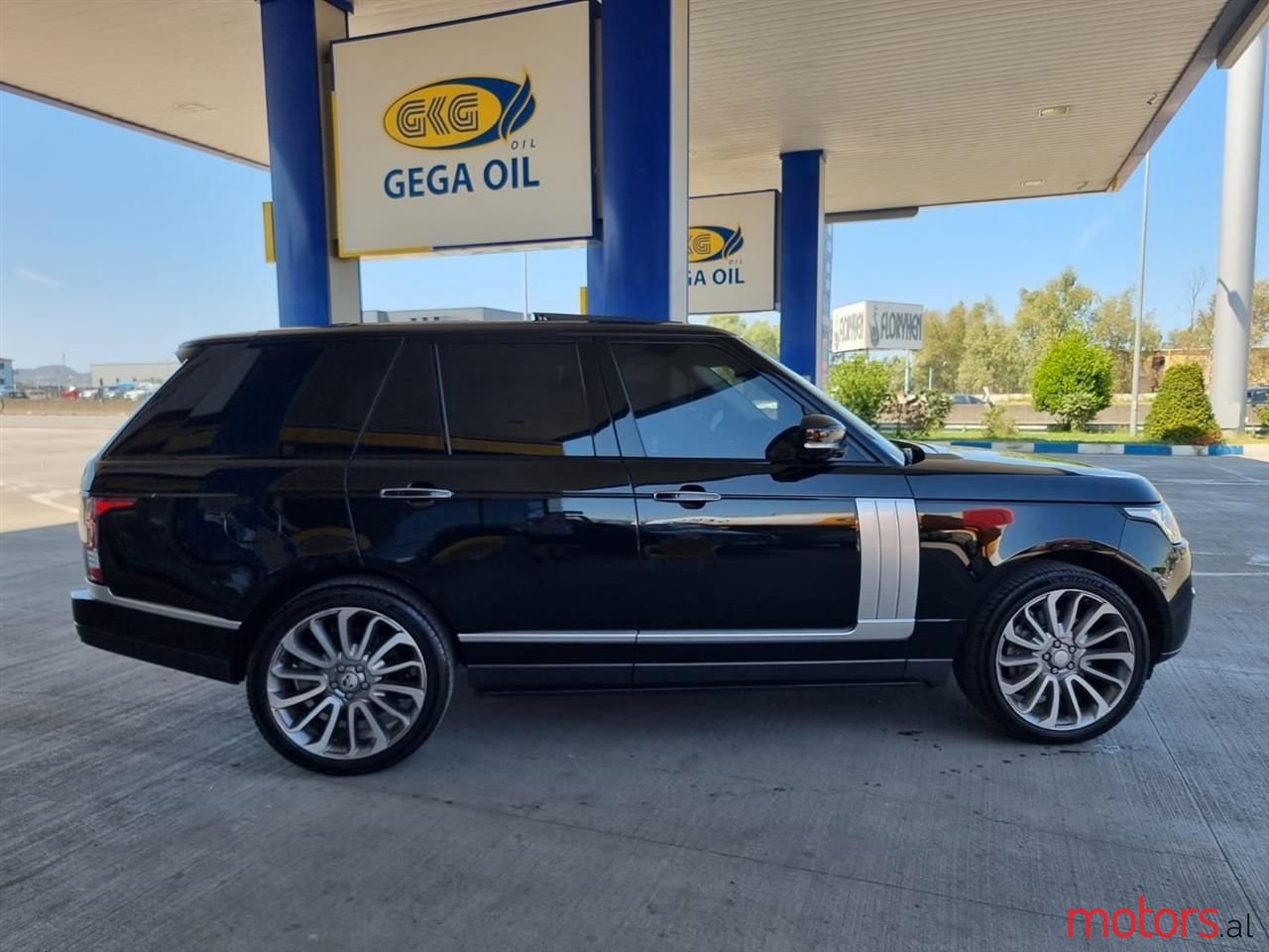 2015' Land Rover Range Rover Sport photo #5