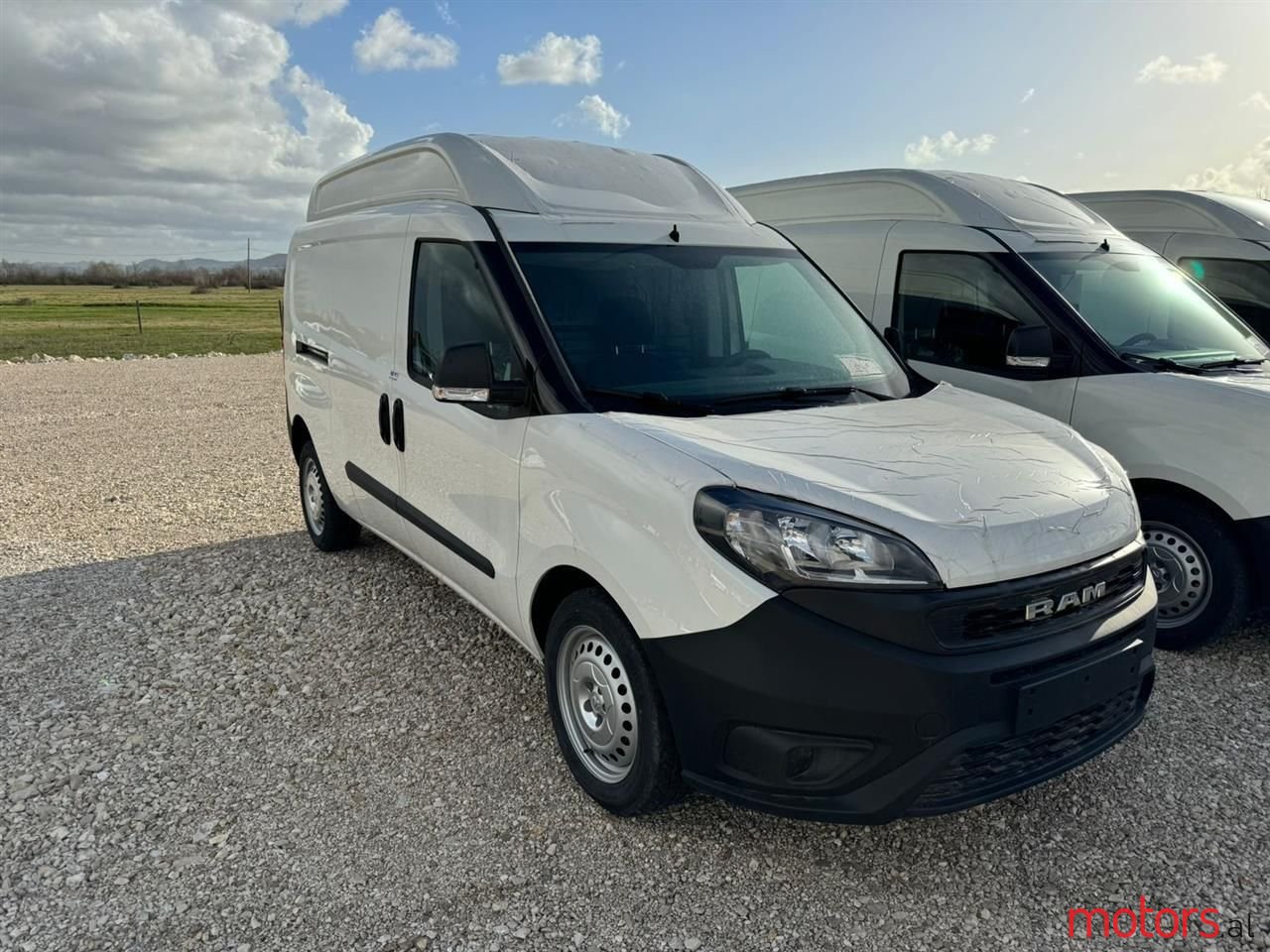 2022' Volkswagen Caddy photo #1