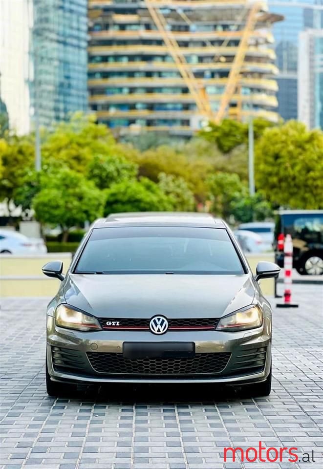 2015' Volkswagen Golf photo #3