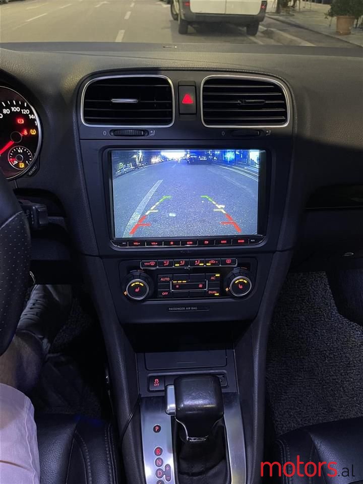 2011' Volkswagen Golf photo #6