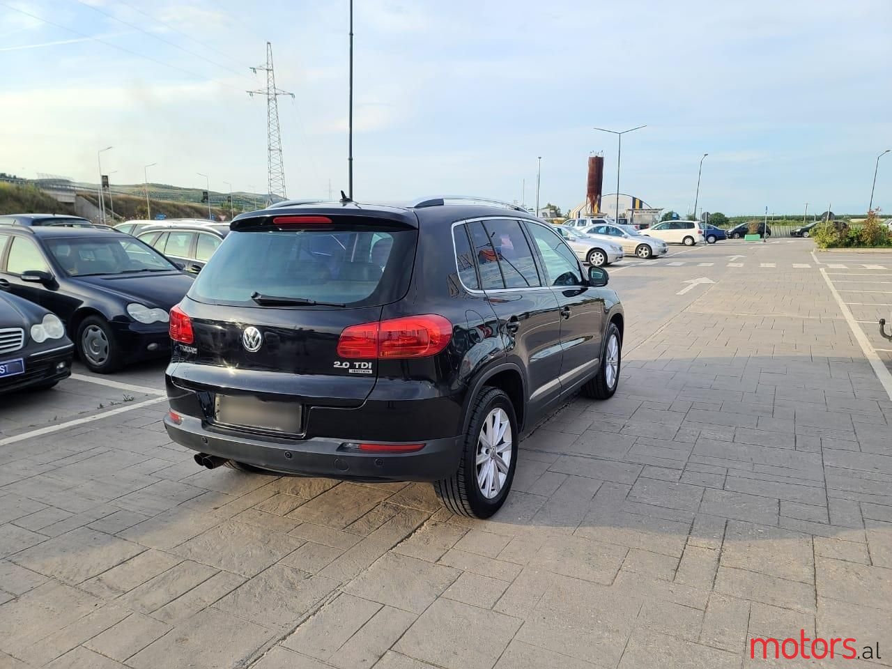 2015' Volkswagen Tiguan photo #4