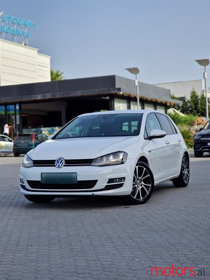 2015' Volkswagen Golf photo #1