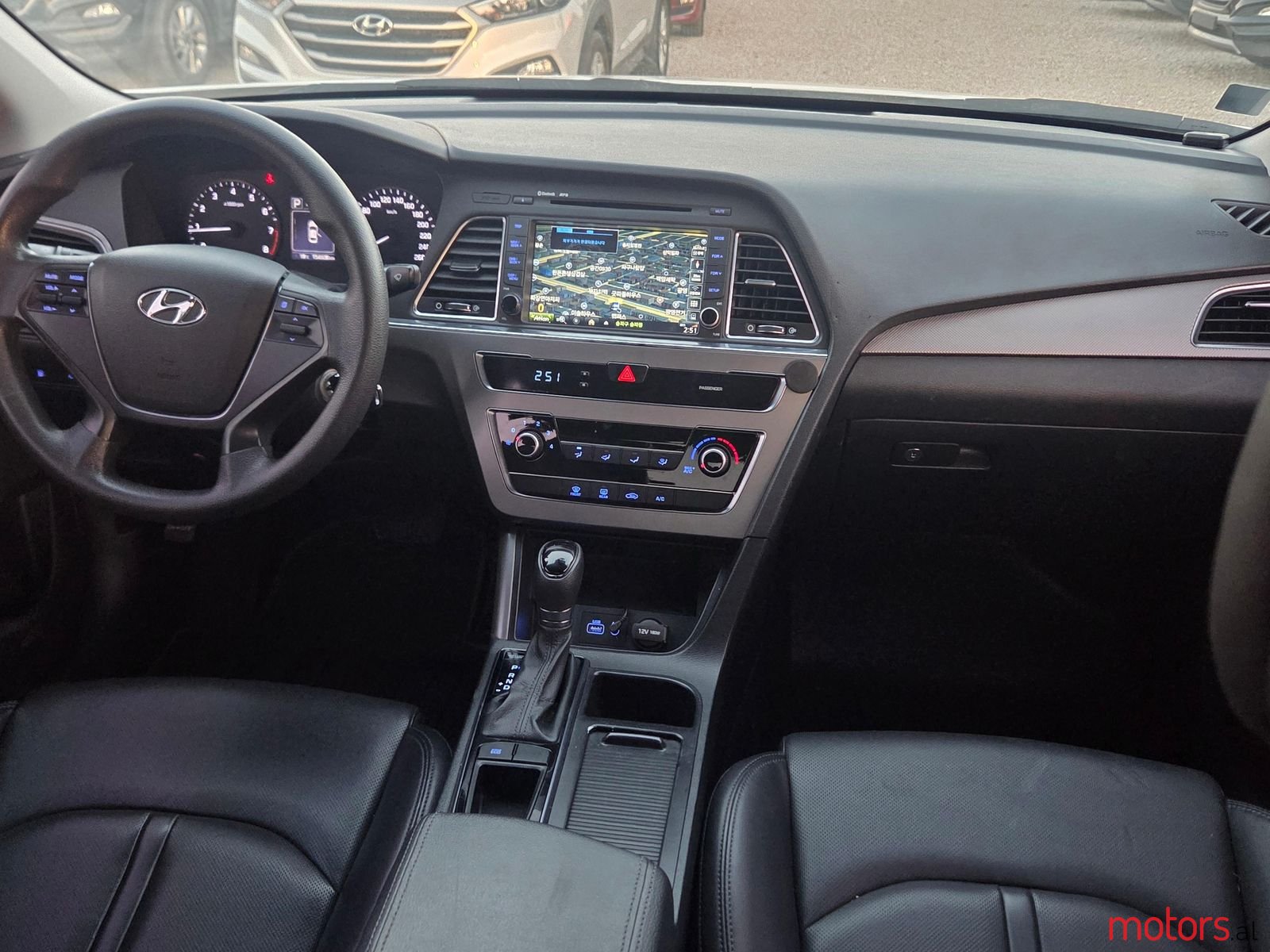 2016' Hyundai Sonata photo #5