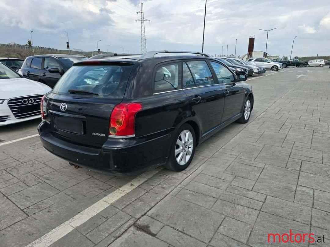 2005' Toyota Avensis photo #4