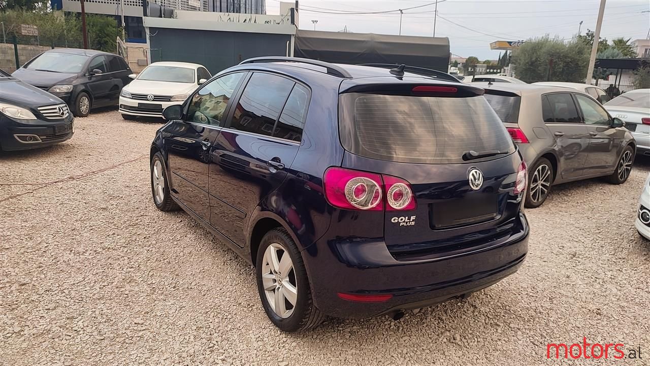 2009' Volkswagen Golf Plus photo #2
