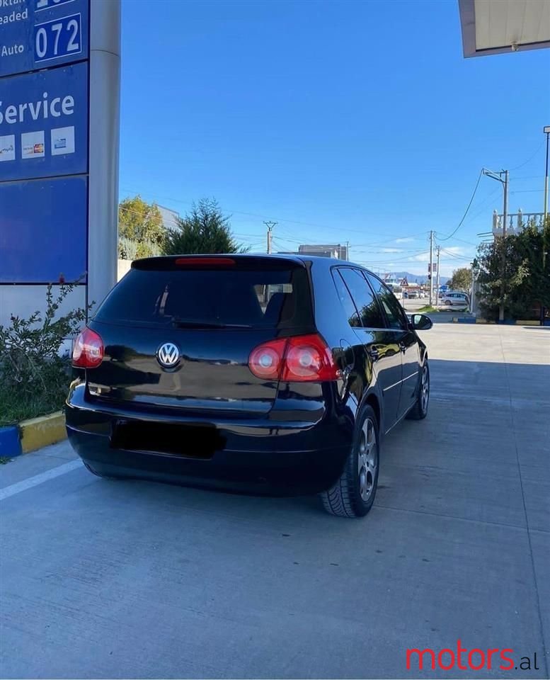 2005' Volkswagen Golf photo #6