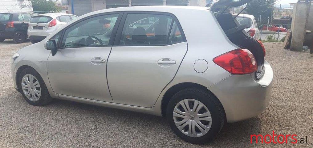 2007' Toyota Auris photo #1