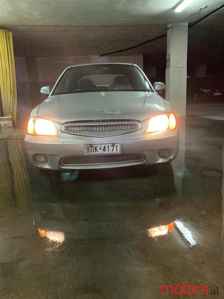 2002' Hyundai Accent photo #5