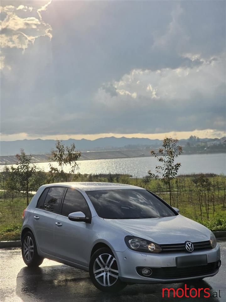 2010' Volkswagen Golf photo #1