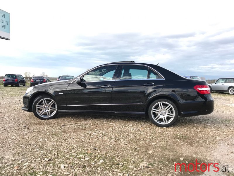 2009' Mercedes-Benz E-Class Mercedes E350 CDI BlueEffcienc photo #6